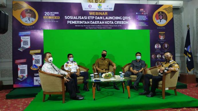 Bertempat di Balai Kota Cirebon, Selasa (20/10/2020), bank bjb turut ambil bagian dalam launching layanan QRIS di Pemkot Cirebon