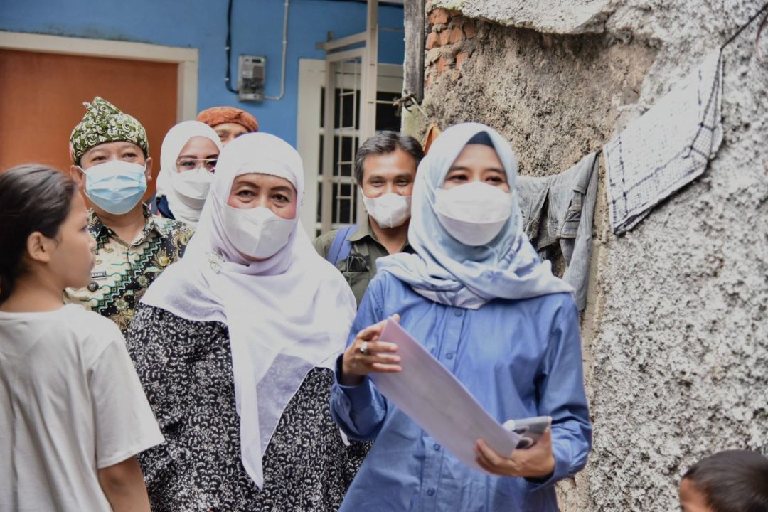 Kabupaten Bandung, roemahmedia.com - Wakil Ketua DPRD Provinsi Jawa Barat Ineu Purwadewi Sundari bersama Pimpinan dan Anggota Komisi IV DPRD Jabar Meninjau Langsung Hasil Program RUTILAHU Tahun Anggaran 2021 di Desa Sukapura , Kecamatan Dayeuhkolot, Kabupaten Bandung. Kamis, (24/2/2022).