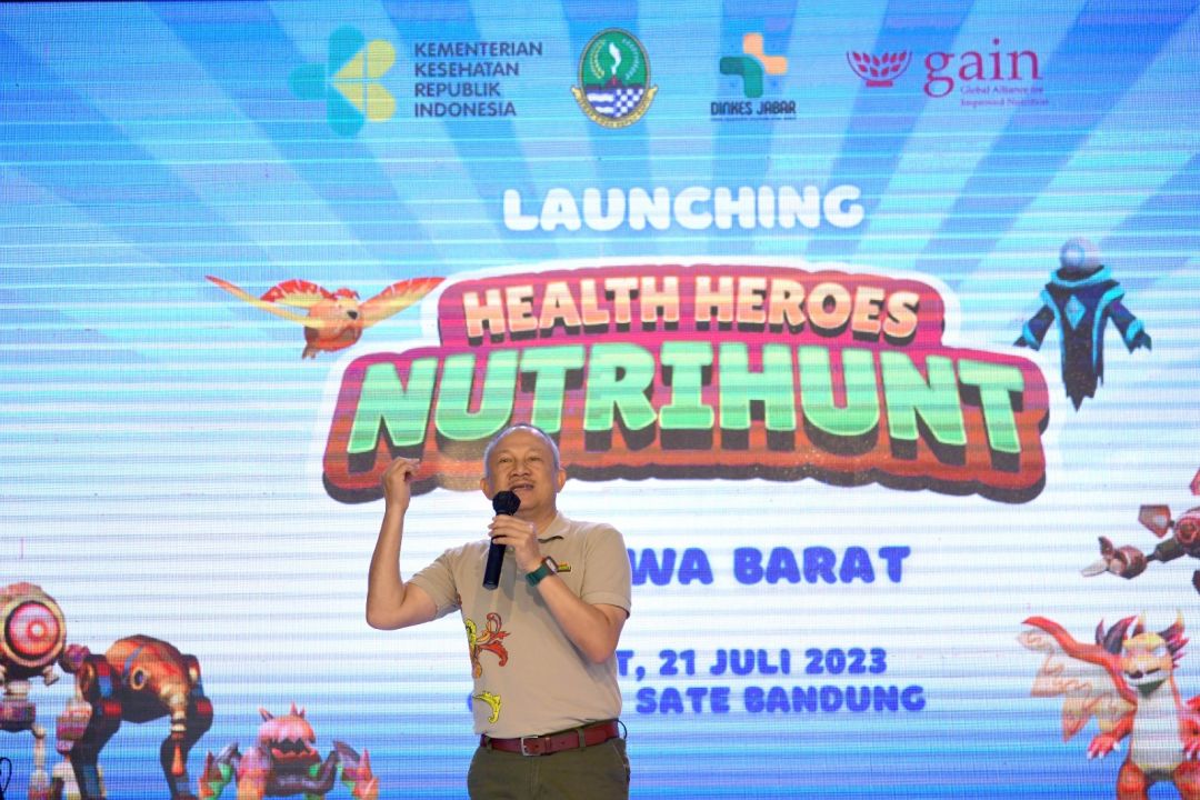 Sekretaris Daerah Provinsi Jabar Setiawan Wangsaatmaja meluncurkan aplikasi Health Heroes Nutrihunt Se-Jawa Barat di Plaza Gedung Sate, Kota Bandung, Jumat (21/7/2023).