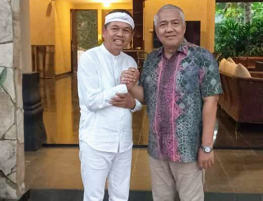 Ketua DPD Partai Gerindra Jabar H. Amir Mahpud saat bersama Cagub Jabar Dedi Mulyadi, belum lama ini.