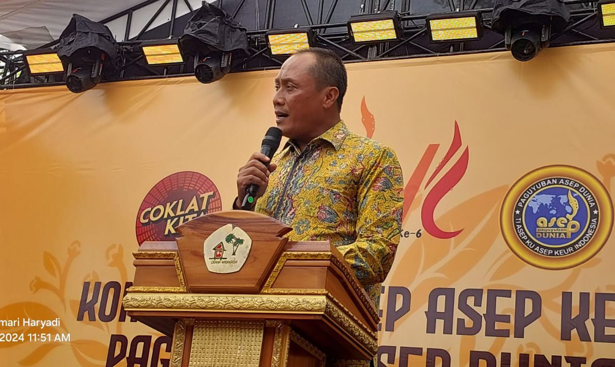 Plt. Kepala Badan Kesbangpol Jabar, Drs. Sapta Yulianto Dasuki, M.Ap, saat menyampaikan Upacaranya pada Konferensi Paguyuban Asep-Asep, di Ciparay Kab. Bandung, Minggu (22/12). 