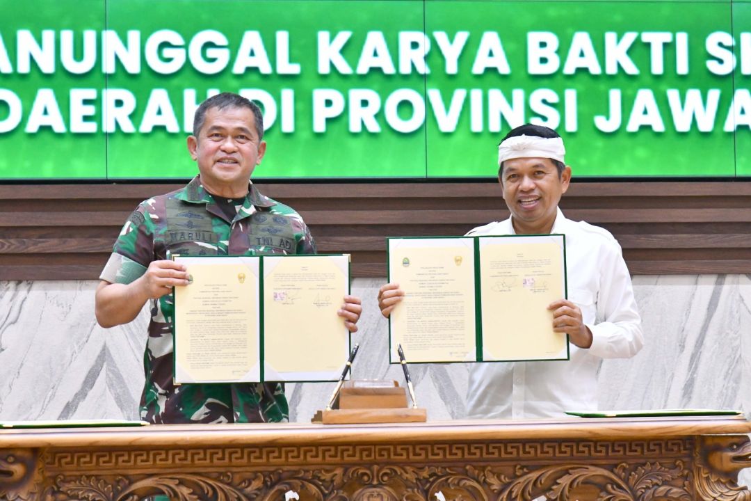 Gubernur dan Sekda Jabar menghadiri acara Penandatanganan Perjanjian Kerja Sama ( PKS ) antara Pemda Provinsi Jawa Barat dengan TNI AD Manunggal Karya Bakti Skala Besar Pembangunan Daerah di Provinsi Jawa Barat di Gedung GPH Djati Kusumo Mabesad, Jakarta, Jumat (14/3/2025).