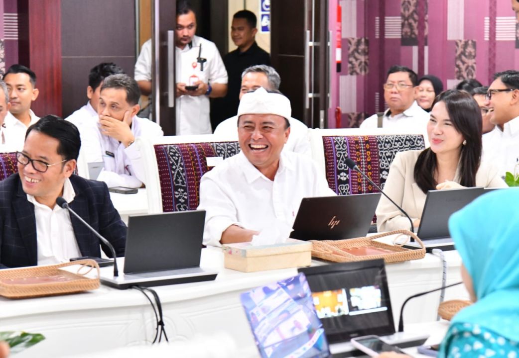 Sekda Jabar Herman Suryatman menghadiri Rapat Pleno Progres Pembentukan Sekolah Rakyat di kantor Kementerian Sosial RI, Jakarta, Rabu (19/3/2025).