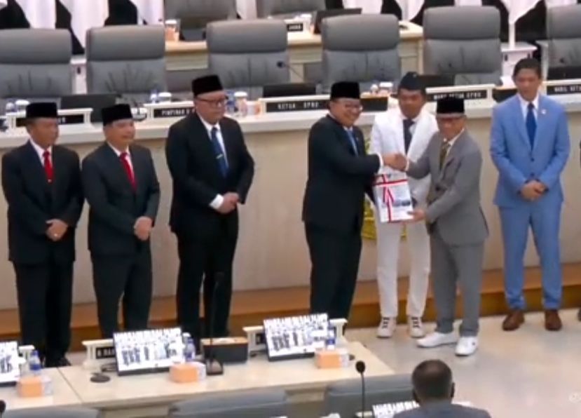 Ketua DPRD Jabar Buky Wibawa Karya pada Rapat Paripurna Penyerahan Laporan Hasil Pemeriksaan BPK RI atas Laporan Keuangan Pemda Provinsi Jabar Tahun 2024, Senin 26 Mei 2025.