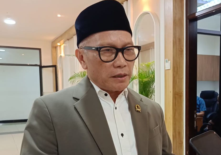 Ketua DPRD Jabar Buky Wibawa.