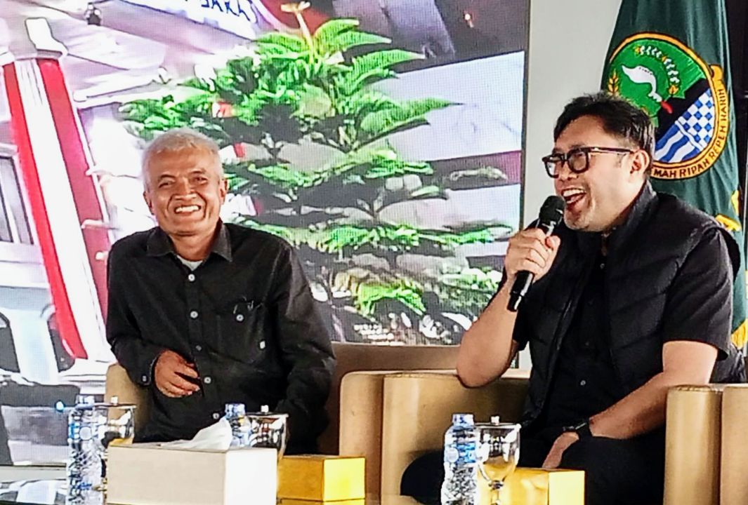 Wakil Ketua DPRD Jabar Ono Surono saat acara Refleksi Jabar 2025 bersama Ikatan Wartawan Parlemen (IWP) Jabar di Rooftop DPRD Jabar, Senin 29/12/2025