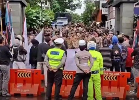 Aksi unjuk rasa di Lembur Pakuan, Subang, Kamis 19/2.