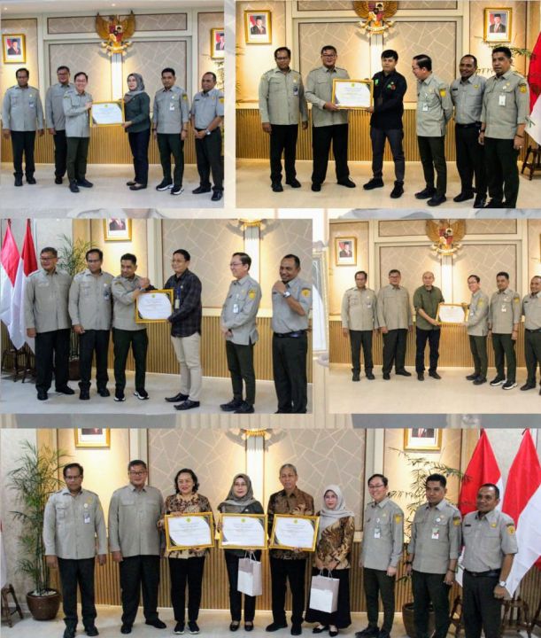 Kepala BPTPH Jabar Nungke Rochjatti saat menerima penghargaan (paling atas kiri) pada Pemberian penghargaan Food Crop Protection Award 2025 di Kantor Direktorat Jenderal Tanaman Pangan Kementan, Senin 6/4 2026.
